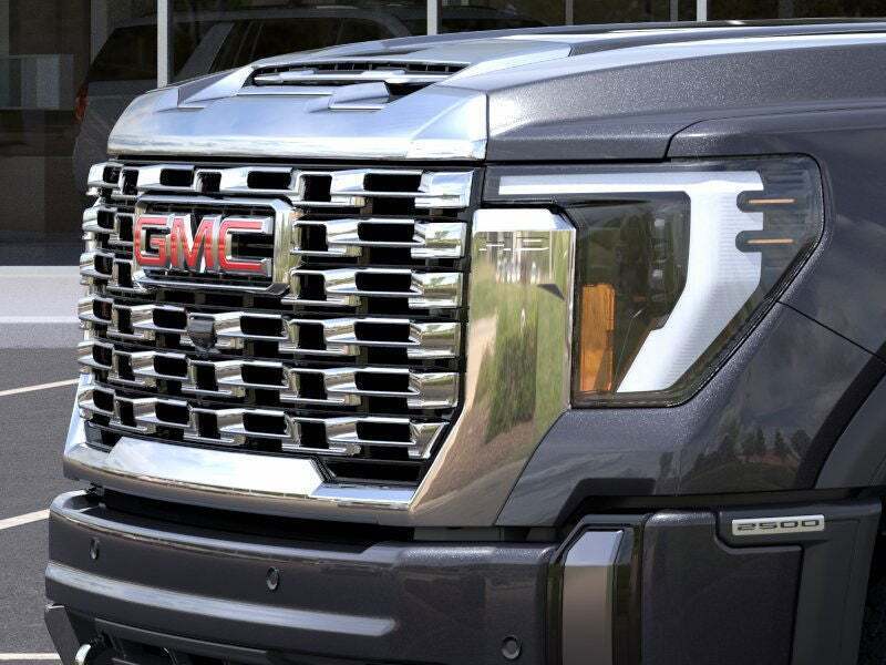 2025 GMC Sierra 2500HD 4WD Crew Cab Standard Bed Denali