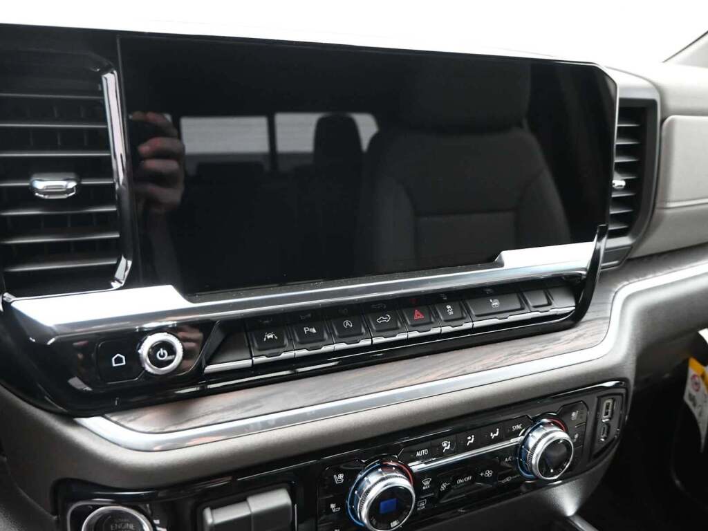 2026 GMC Sierra 1500 Crew Cab, Short Bed, SLT, 4WD