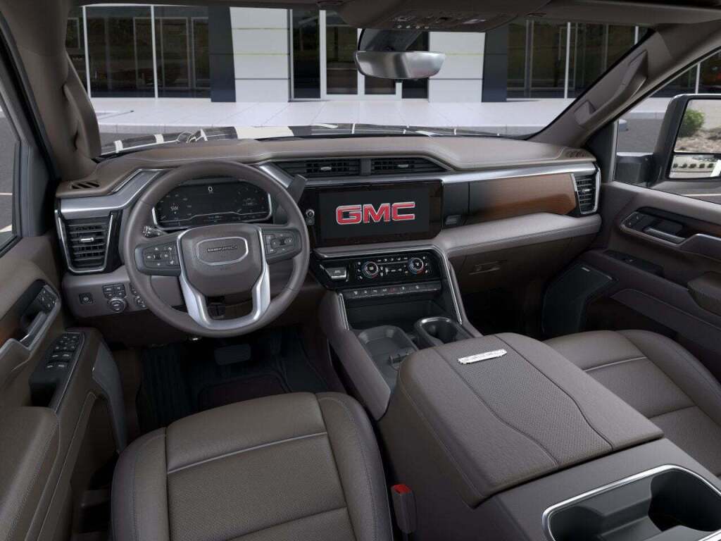 2025 GMC Sierra 2500HD 4WD Crew Cab Standard Bed Denali