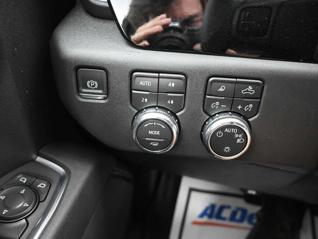 2026 GMC Sierra 1500 Crew Cab, Short Bed, SLE, 4WD