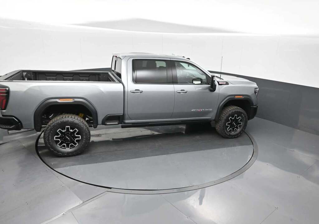 2026 GMC Sierra 2500HD Crew Cab, Standard Bed, AT4X, 4WD