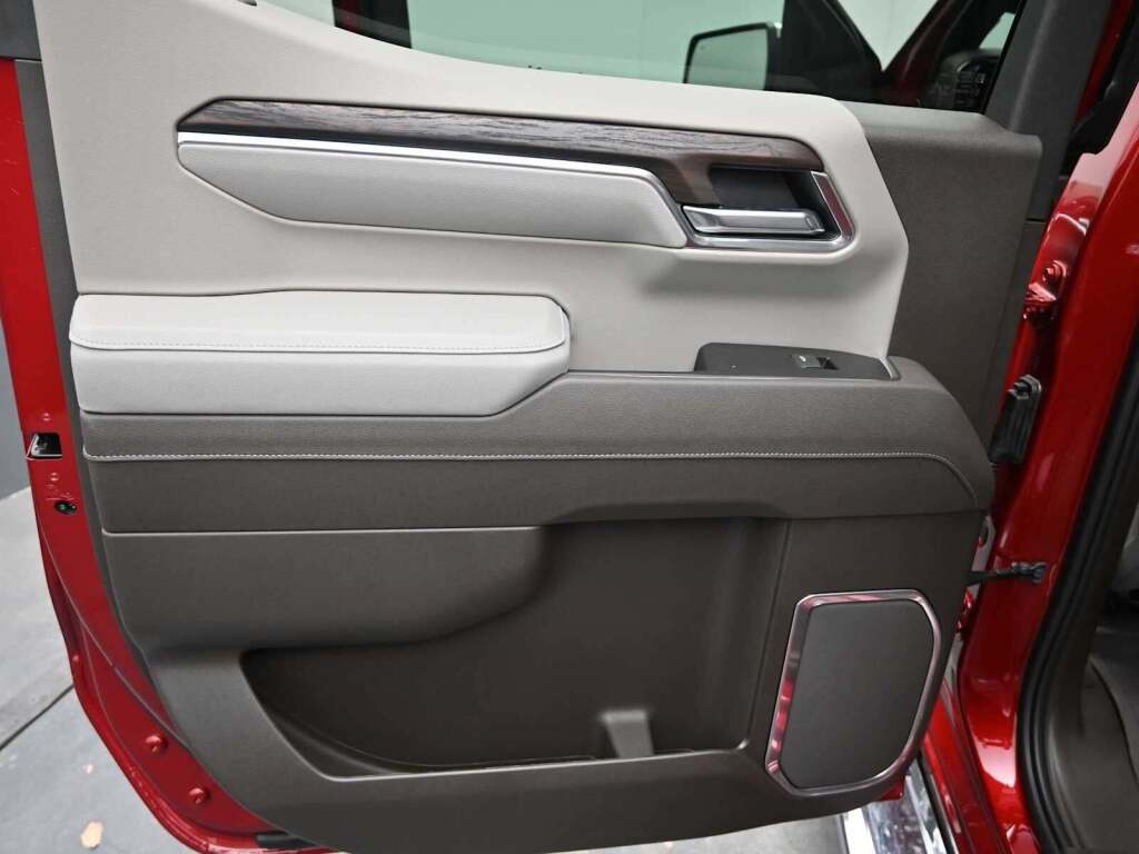 2026 GMC Sierra 1500 Crew Cab, Short Bed, SLT, 4WD