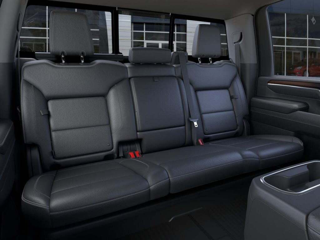 2025 GMC Sierra 2500HD 4WD Crew Cab Standard Bed Denali