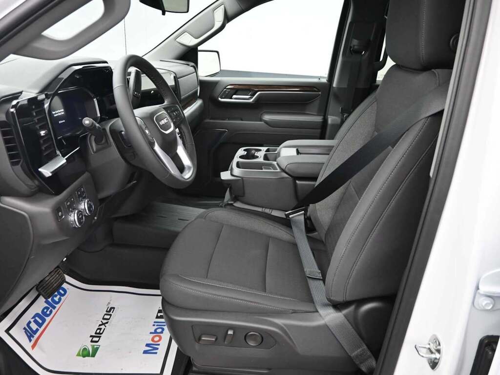 2026 GMC Sierra 1500 Crew Cab, Short Bed, SLE, 4WD