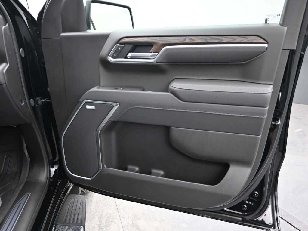 2026 GMC Sierra 1500 Crew Cab, Short Bed, SLT, 4WD