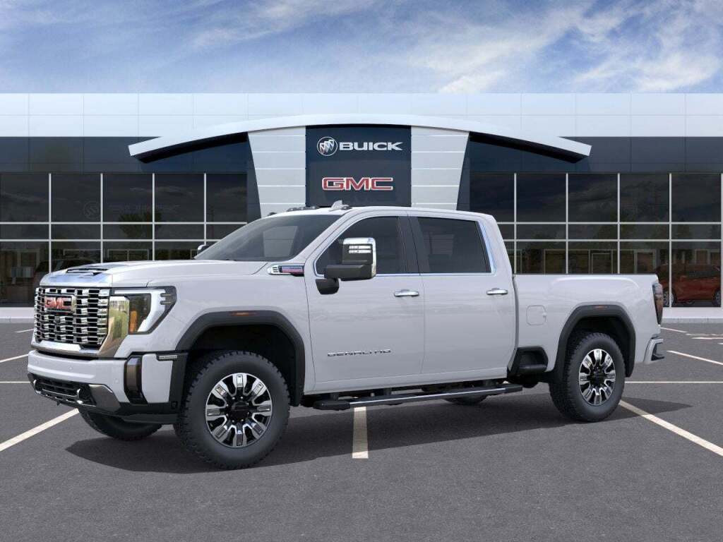 2025 GMC Sierra 2500HD 4WD Crew Cab Standard Bed Denali