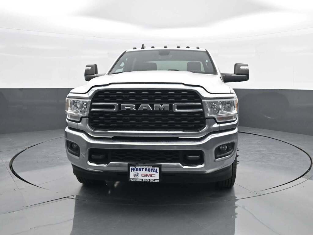 2024 Ram 3500 Big Horn Crew Cab 4x4 8' Box