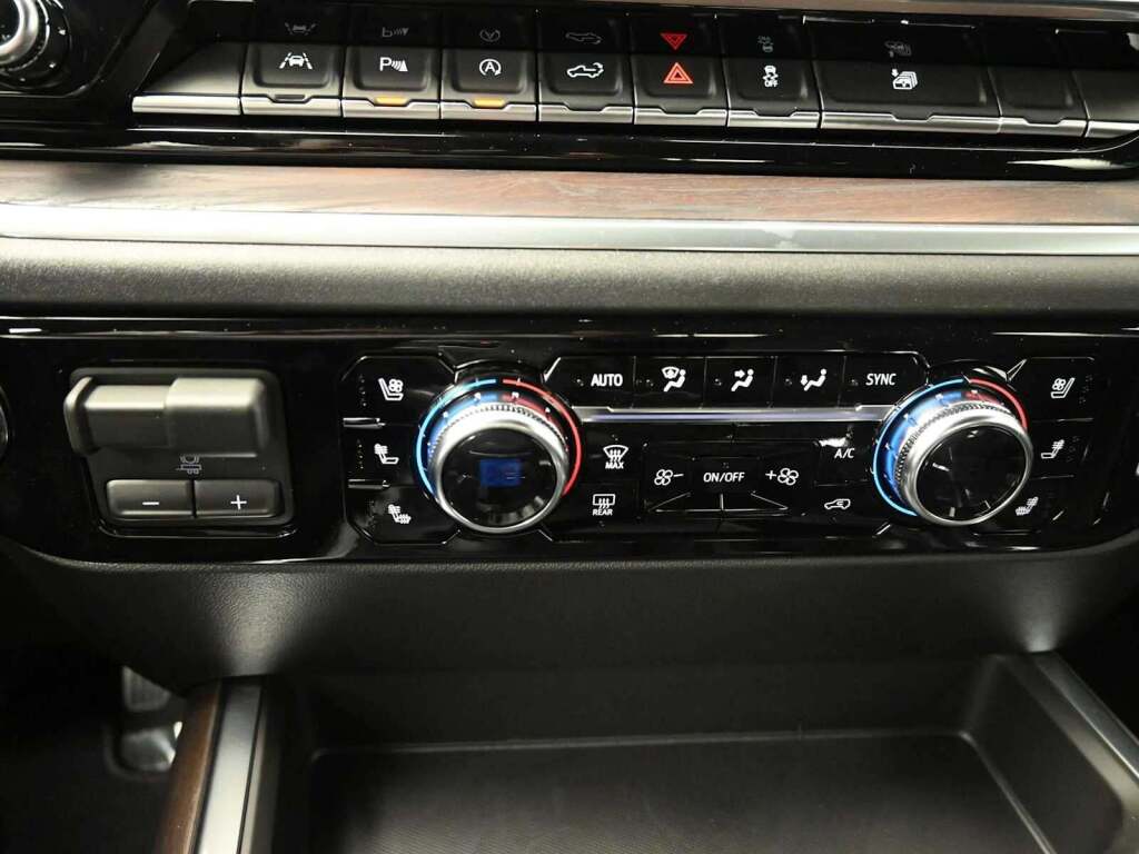 2026 GMC Sierra 1500 Crew Cab, Standard Bed, SLT, 4WD