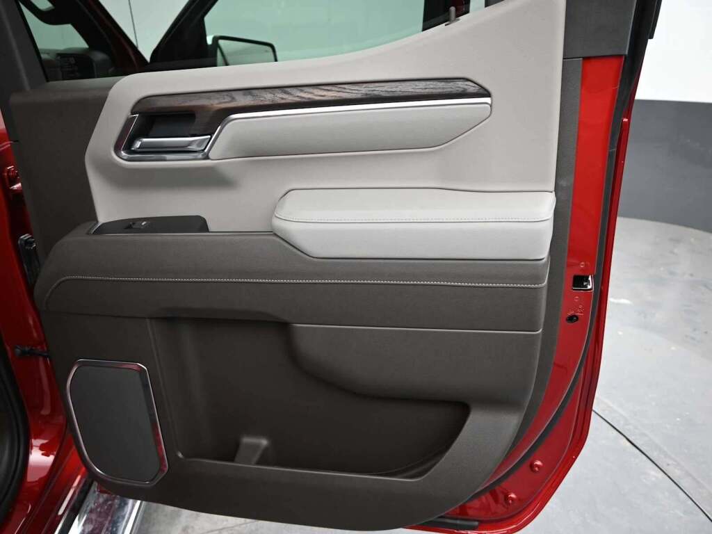 2026 GMC Sierra 1500 Crew Cab, Short Bed, SLT, 4WD