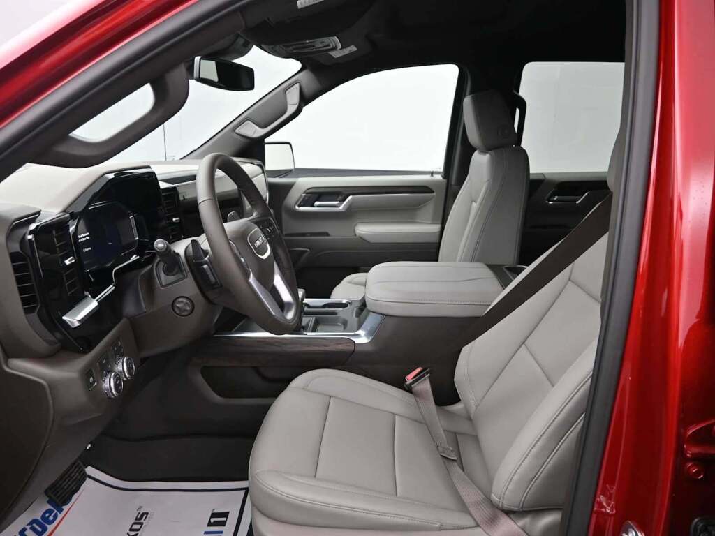 2026 GMC Sierra 1500 Crew Cab, Short Bed, SLT, 4WD