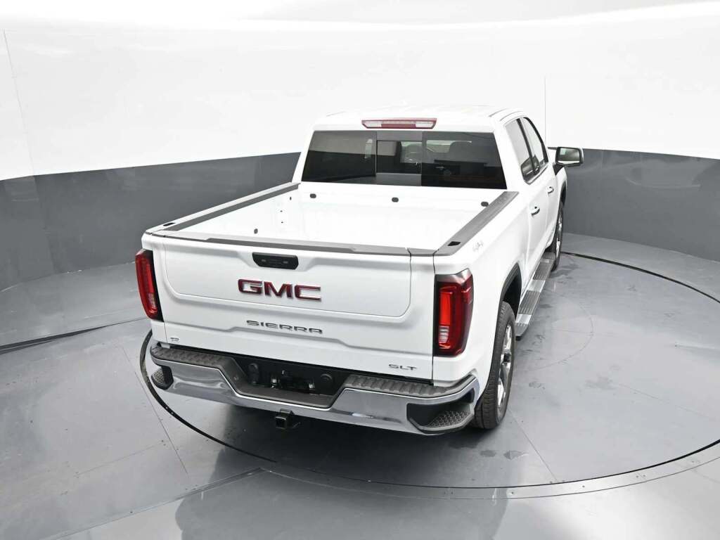 2026 GMC Sierra 1500 Crew Cab, Short Bed, SLT, 4WD