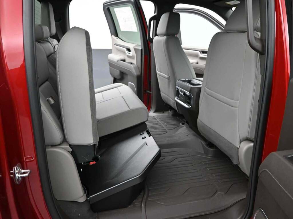 2026 GMC Sierra 1500 Crew Cab, Short Bed, SLT, 4WD