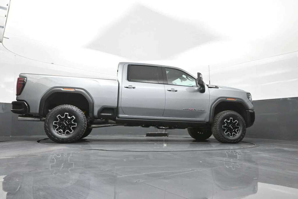 2026 GMC Sierra 2500HD Crew Cab, Standard Bed, AT4X, 4WD