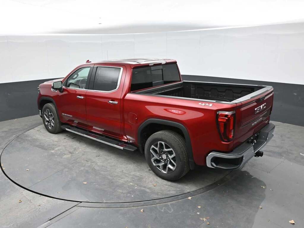 2026 GMC Sierra 1500 Crew Cab, Short Bed, SLT, 4WD