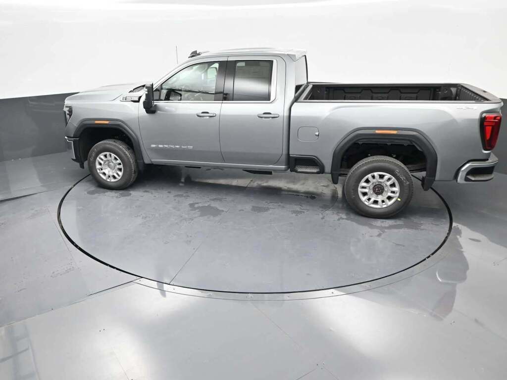 2026 GMC Sierra 2500HD Double Cab, Standard Bed, SLE, RWD