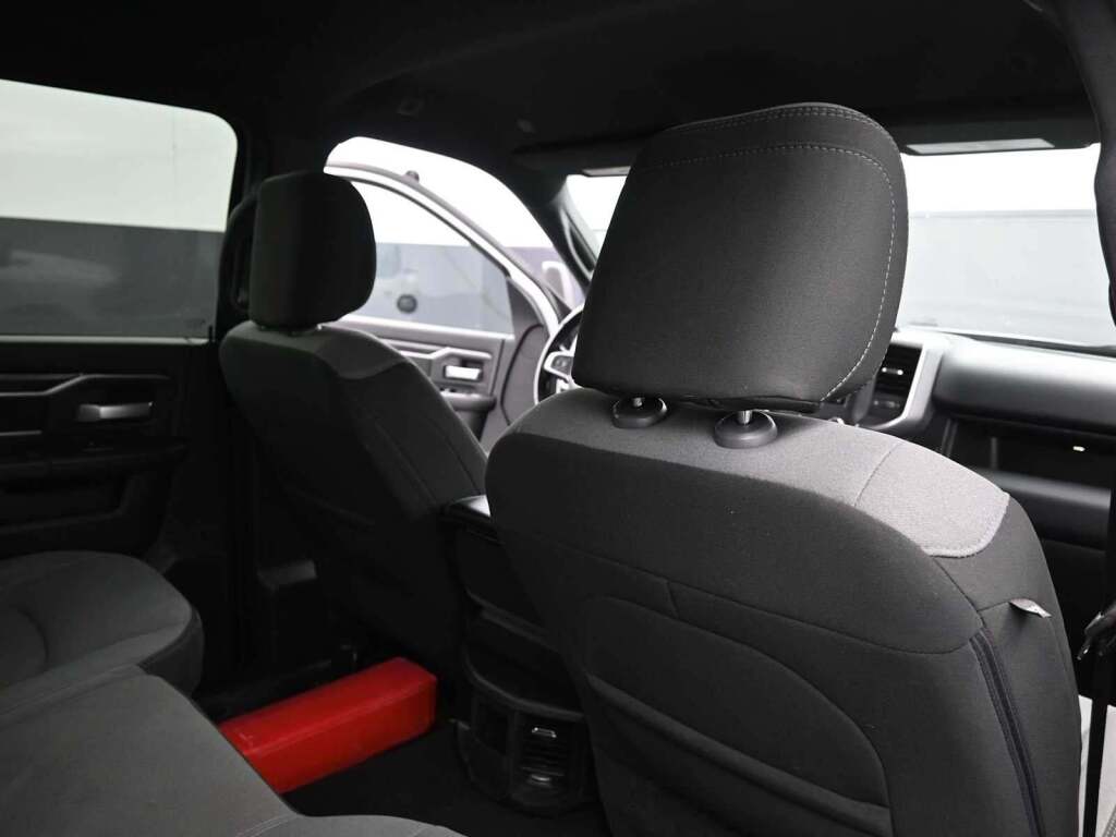 2024 Ram 3500 Big Horn Crew Cab 4x4 8' Box