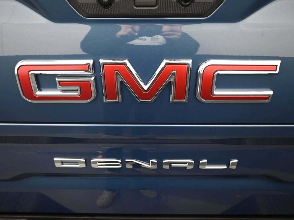 2026 GMC Sierra 1500 Crew Cab, Standard Bed, Denali, 4WD