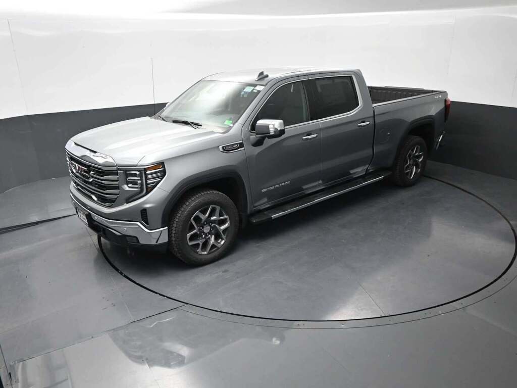 2026 GMC Sierra 1500 Crew Cab, Standard Bed, SLT, 4WD