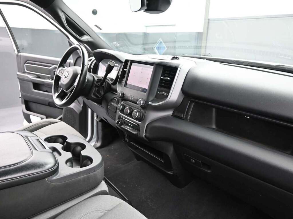 2024 Ram 3500 Big Horn Crew Cab 4x4 8' Box