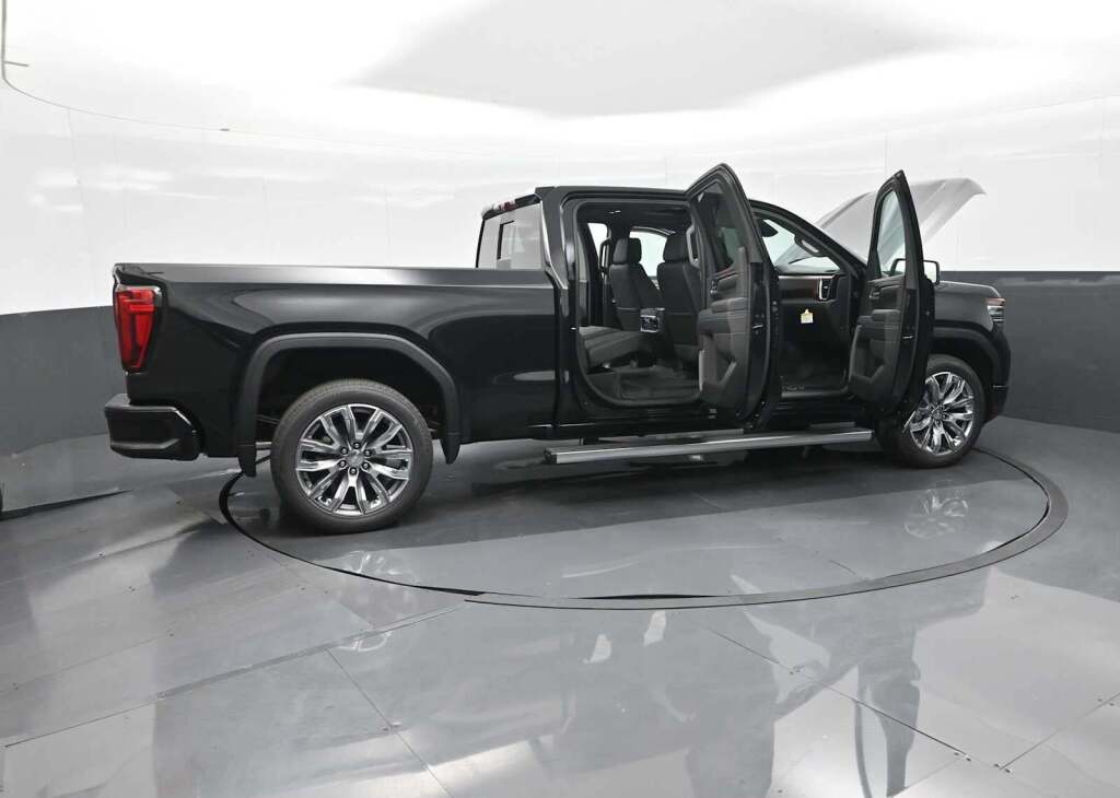 2026 GMC Sierra 1500 Crew Cab, Standard Bed, Denali, 4WD