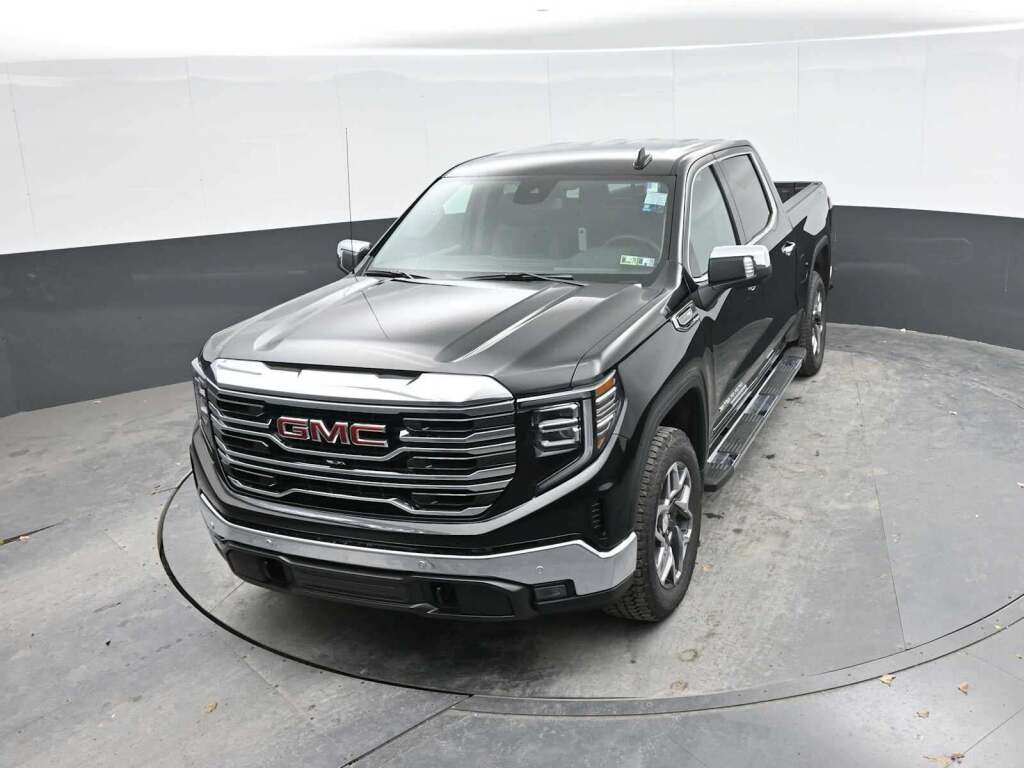 2026 GMC Sierra 1500 Crew Cab, Short Bed, SLT, 4WD