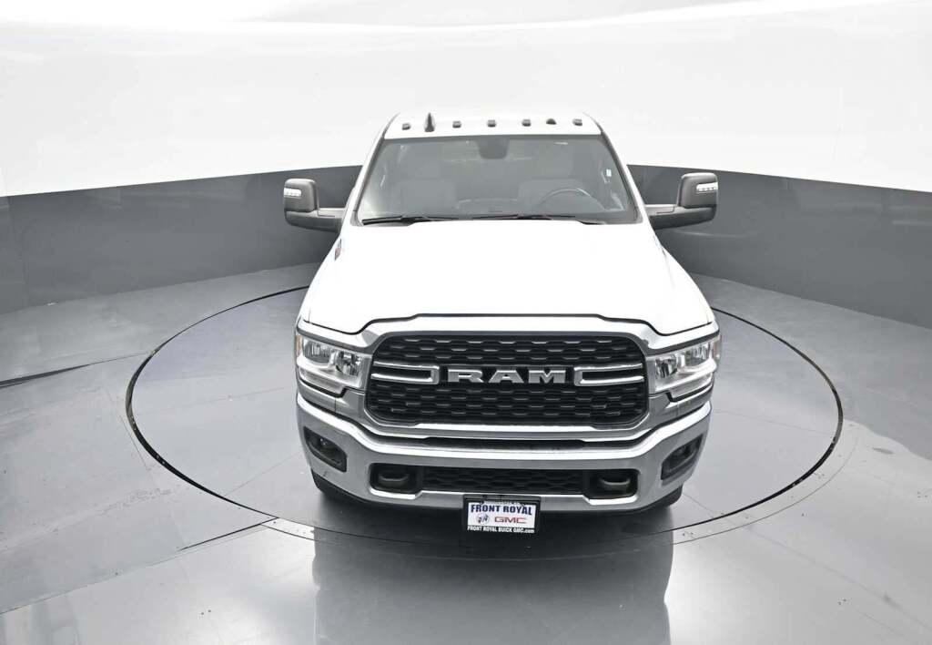 2024 Ram 3500 Big Horn Crew Cab 4x4 8' Box