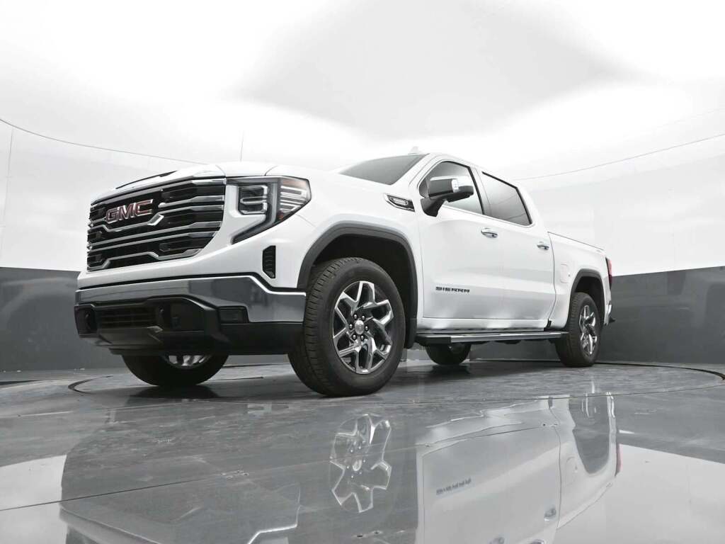 2026 GMC Sierra 1500 Crew Cab, Short Bed, SLT, 4WD