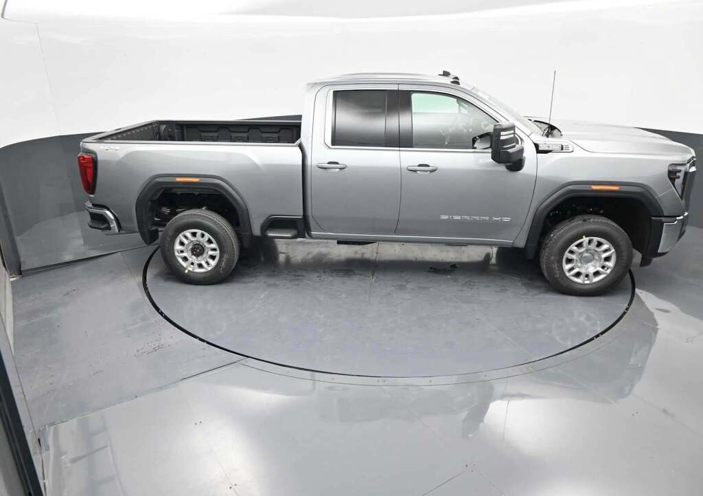 2026 GMC Sierra 2500HD Double Cab, Standard Bed, SLE, RWD