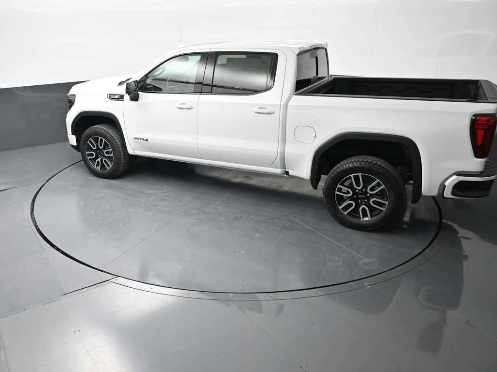 2026 GMC Sierra 1500 Crew Cab, Short Bed, AT4, 4WD