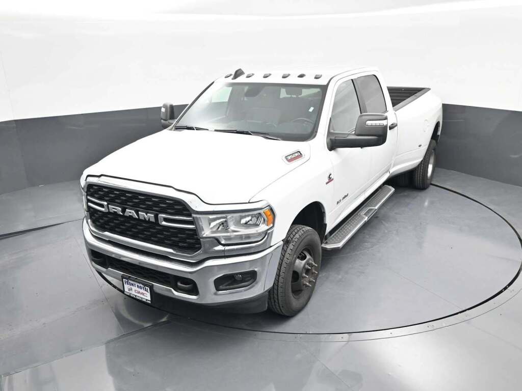 2024 Ram 3500 Big Horn Crew Cab 4x4 8' Box
