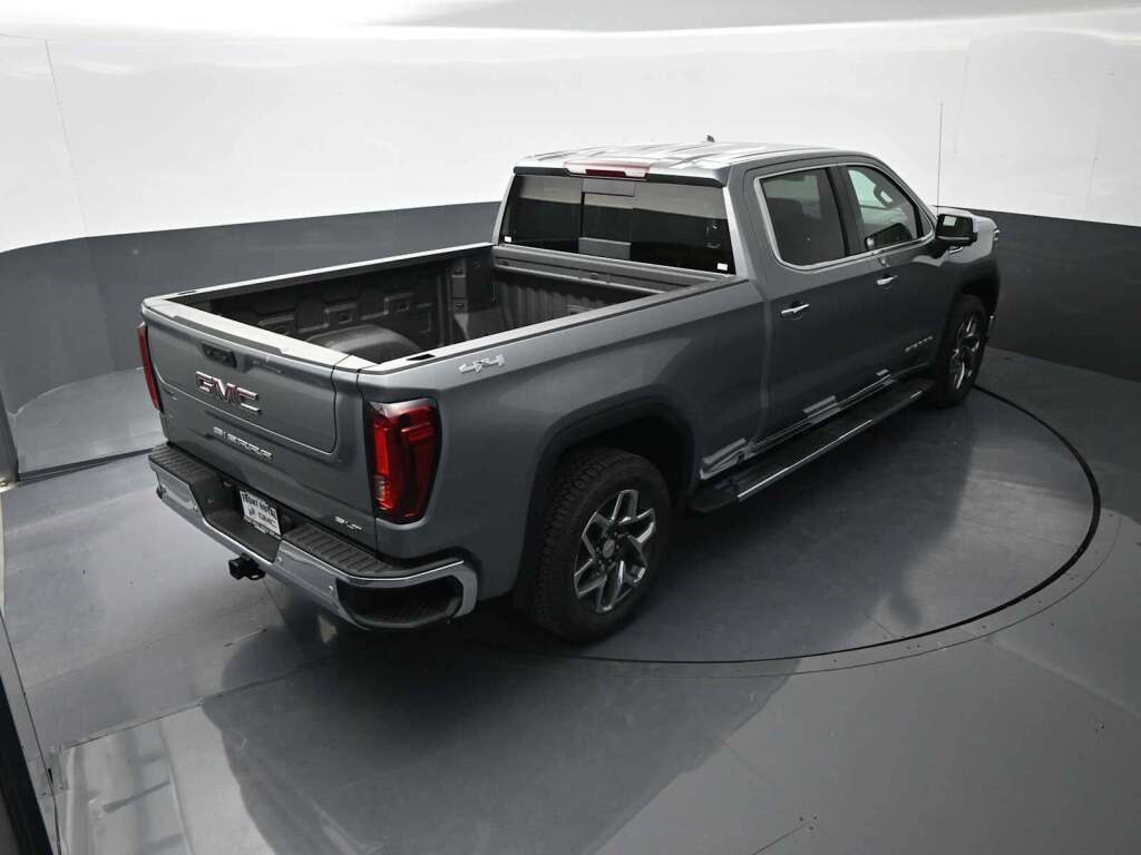 2026 GMC Sierra 1500 Crew Cab, Standard Bed, SLT, 4WD