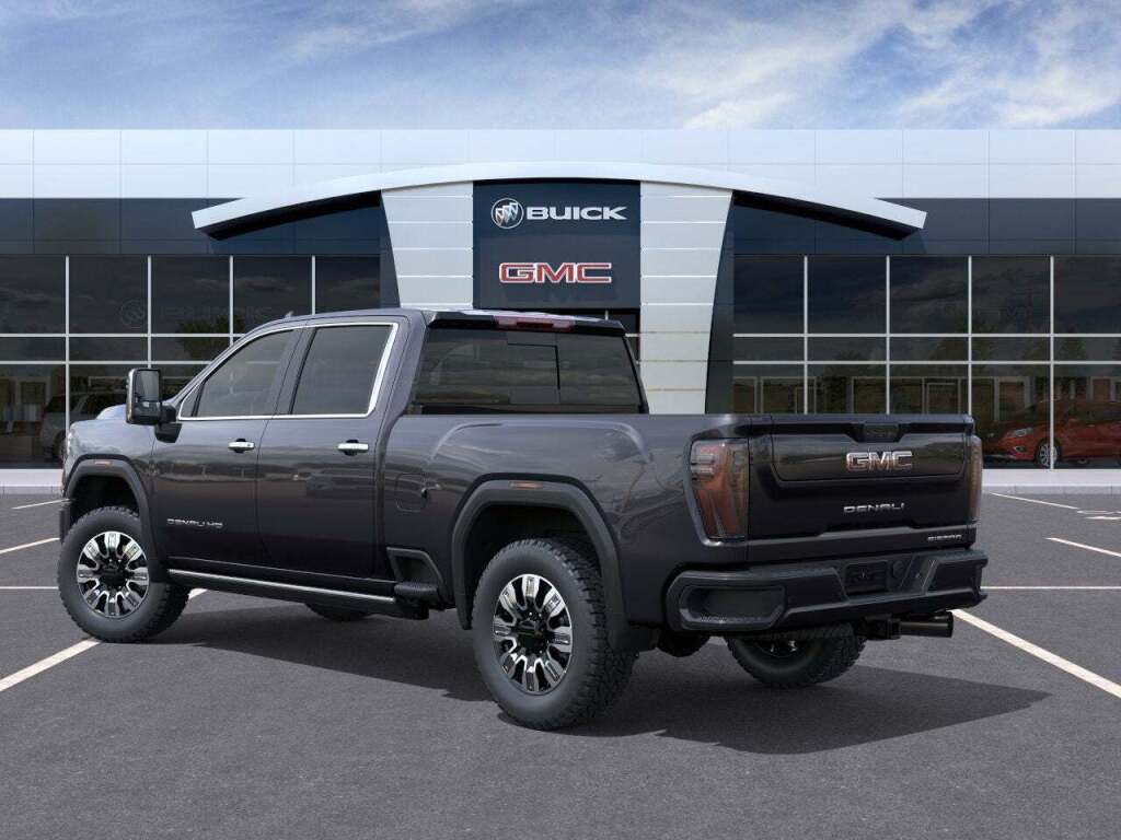 2025 GMC Sierra 2500HD 4WD Crew Cab Standard Bed Denali