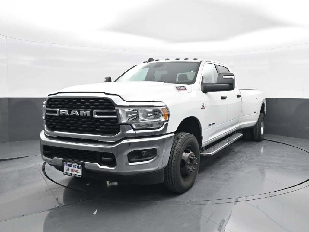 2024 Ram 3500 Big Horn Crew Cab 4x4 8' Box