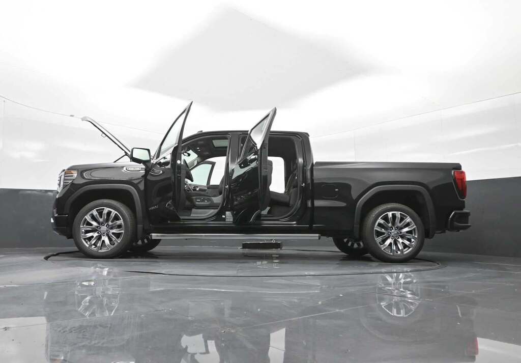 2026 GMC Sierra 1500 Crew Cab, Standard Bed, Denali, 4WD