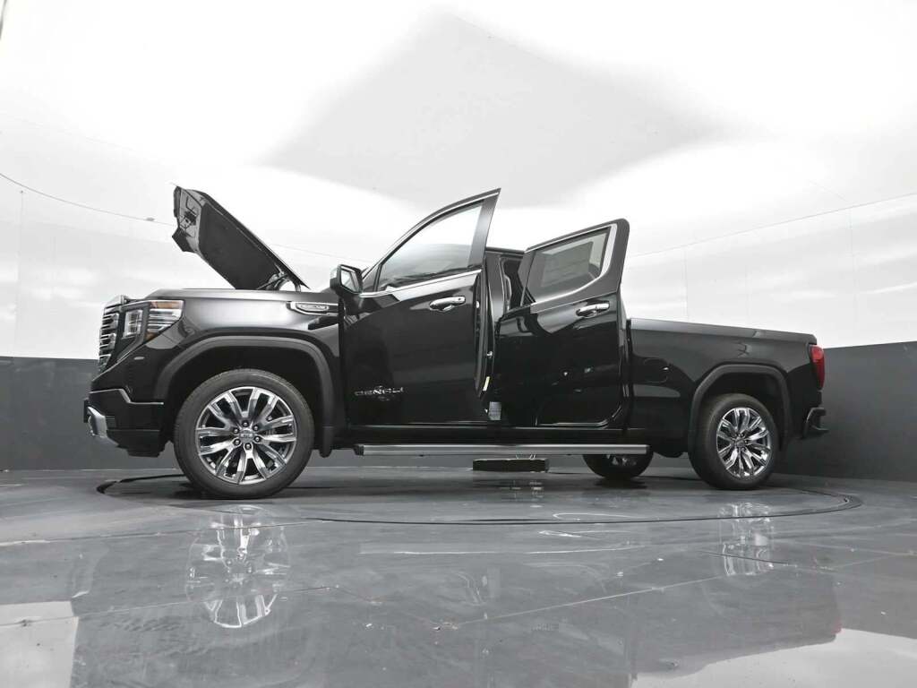 2026 GMC Sierra 1500 Crew Cab, Standard Bed, Denali, 4WD