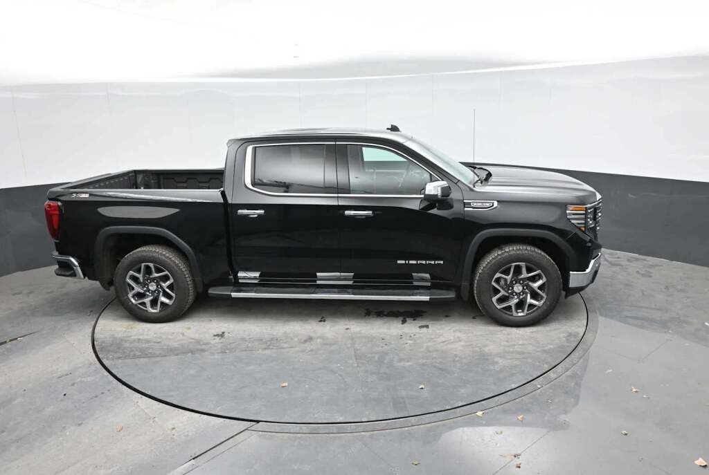 2026 GMC Sierra 1500 Crew Cab, Short Bed, SLT, 4WD