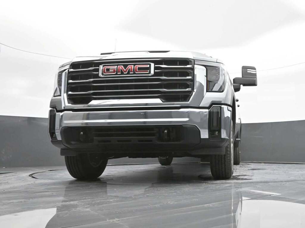 2026 GMC Sierra 2500HD Double Cab, Standard Bed, SLE, RWD