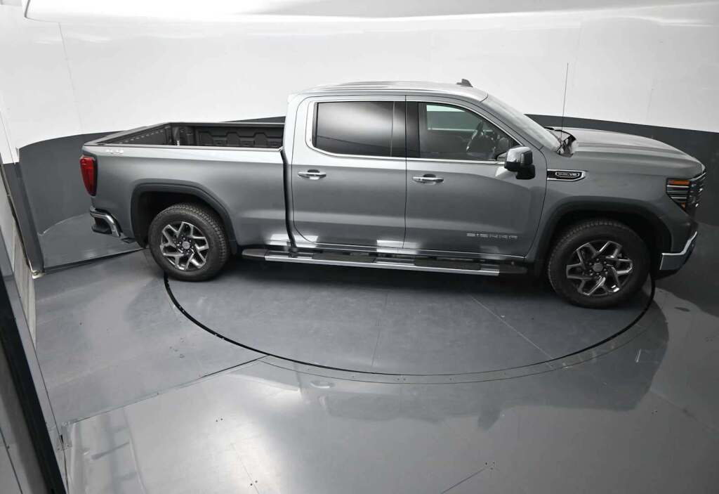 2026 GMC Sierra 1500 Crew Cab, Standard Bed, SLT, 4WD