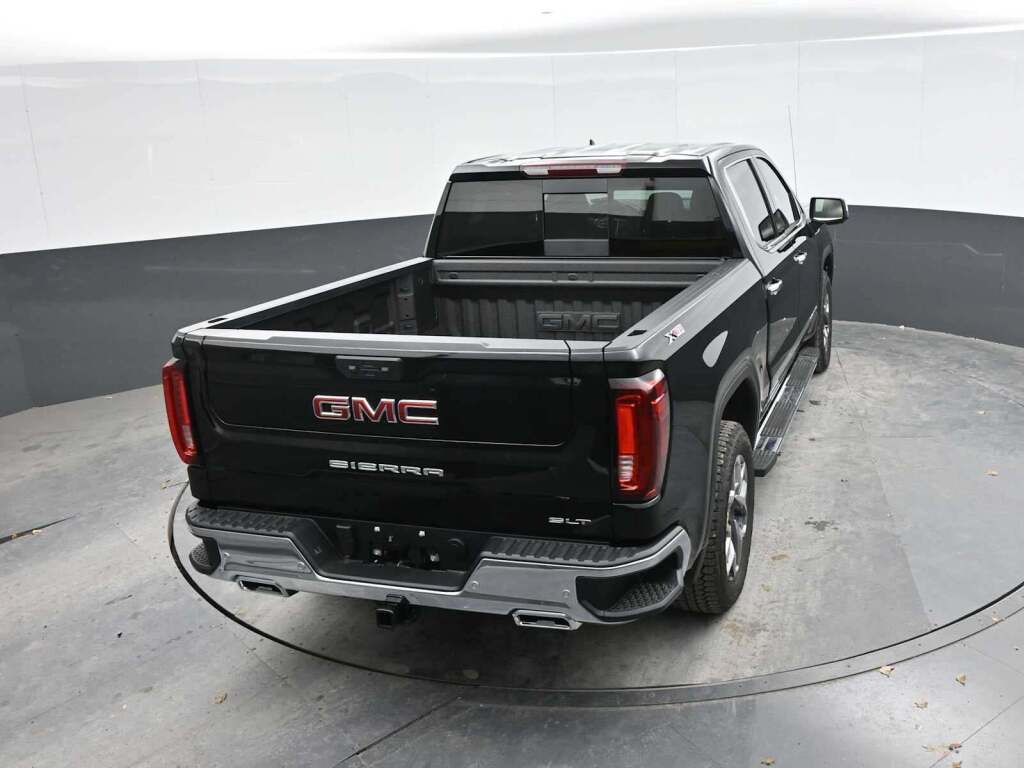 2026 GMC Sierra 1500 Crew Cab, Short Bed, SLT, 4WD