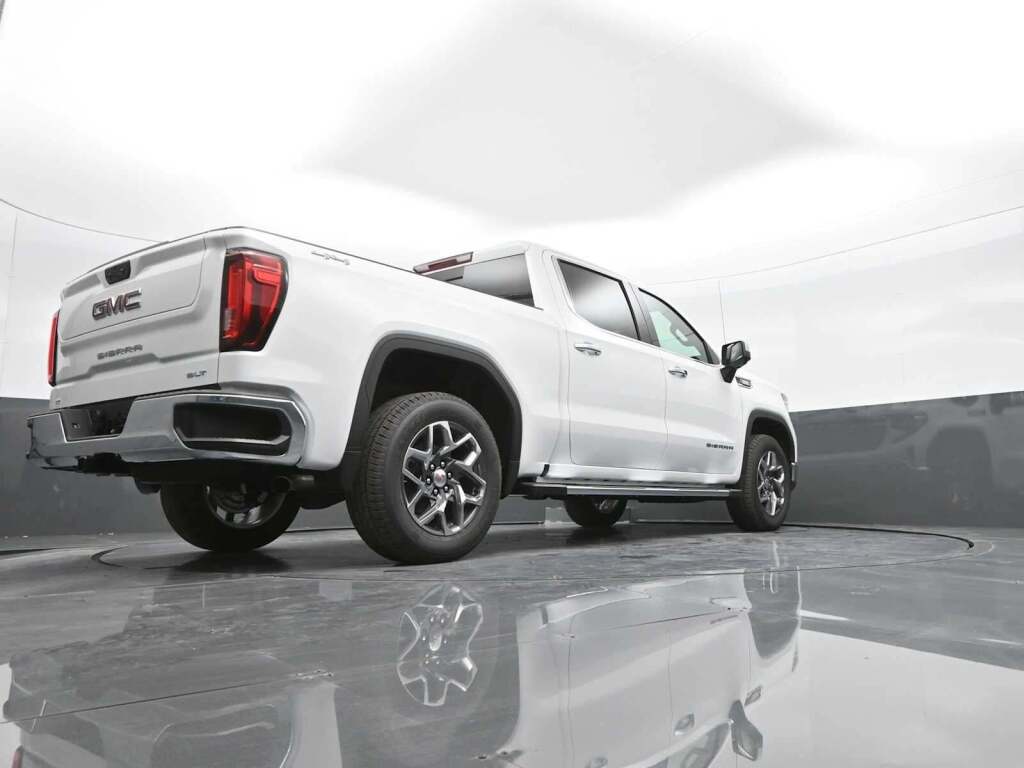 2026 GMC Sierra 1500 Crew Cab, Short Bed, SLT, 4WD