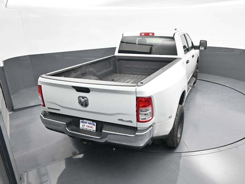 2024 Ram 3500 Big Horn Crew Cab 4x4 8' Box