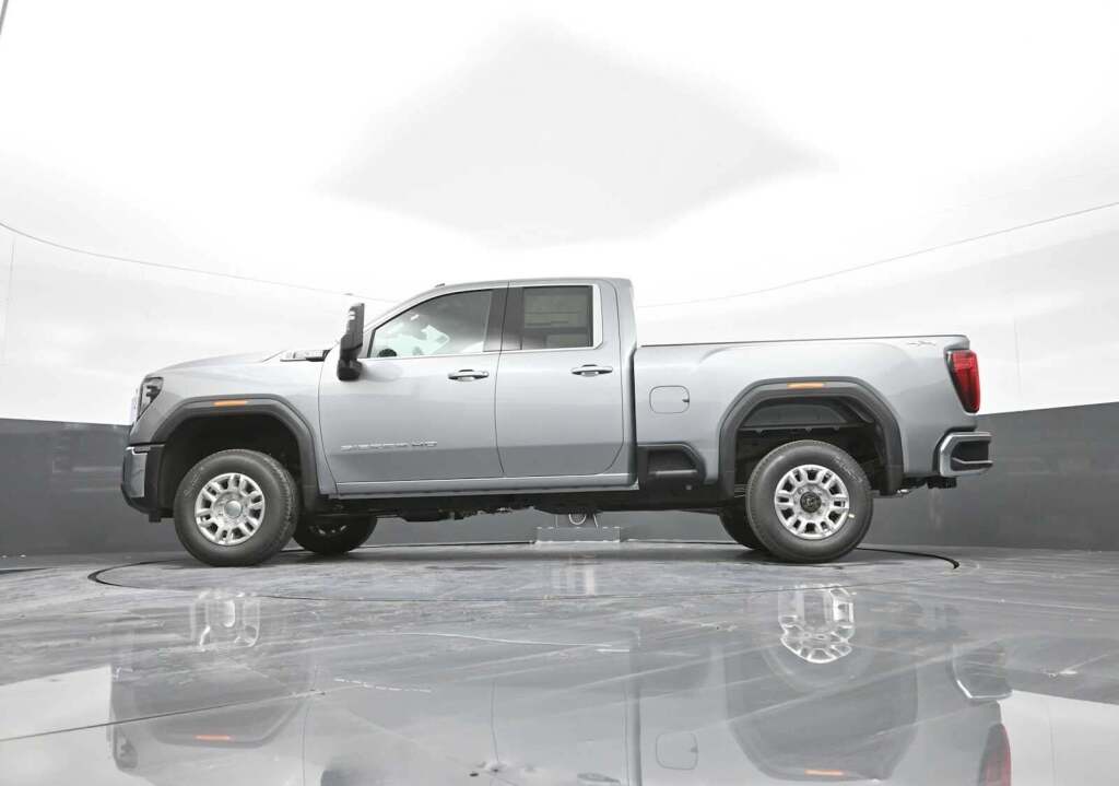 2026 GMC Sierra 2500HD Double Cab, Standard Bed, SLE, RWD