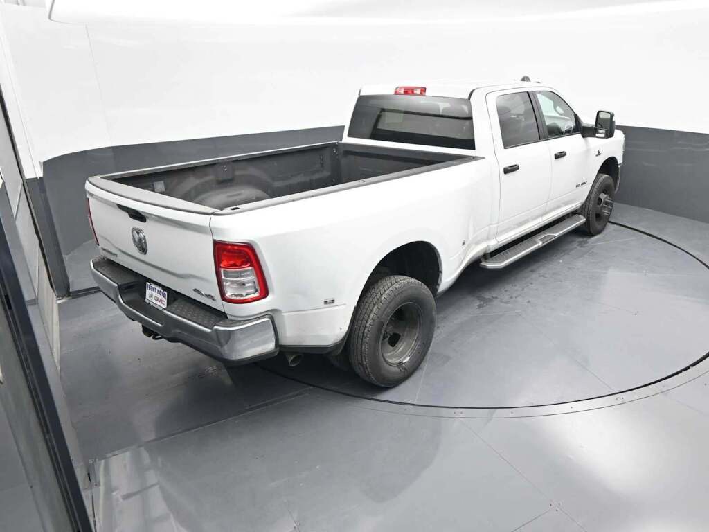2024 Ram 3500 Big Horn Crew Cab 4x4 8' Box