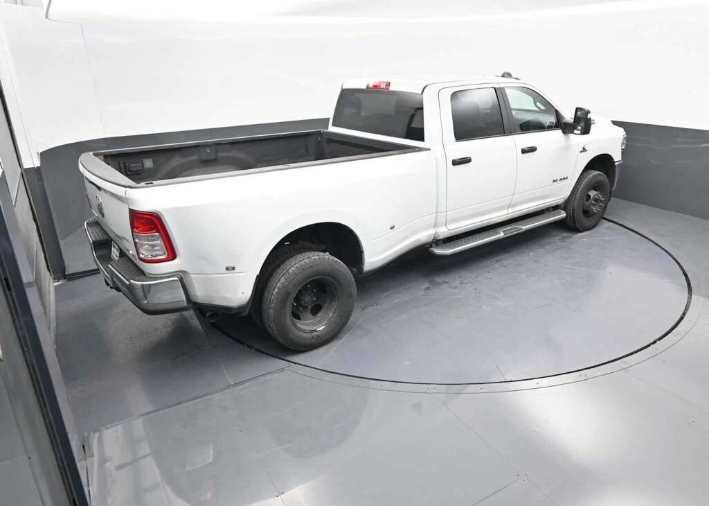 2024 Ram 3500 Big Horn Crew Cab 4x4 8' Box