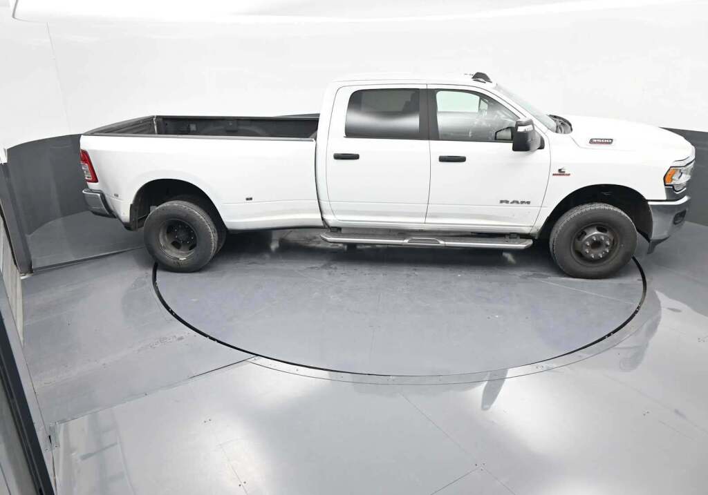 2024 Ram 3500 Big Horn Crew Cab 4x4 8' Box