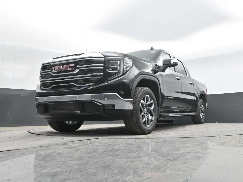 2026 GMC Sierra 1500 Crew Cab, Short Bed, SLT, 4WD