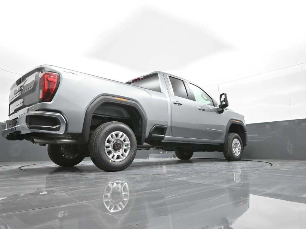 2026 GMC Sierra 2500HD Double Cab, Standard Bed, SLE, RWD