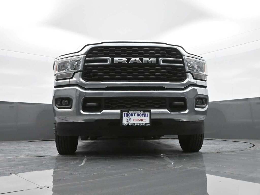 2024 Ram 3500 Big Horn Crew Cab 4x4 8' Box