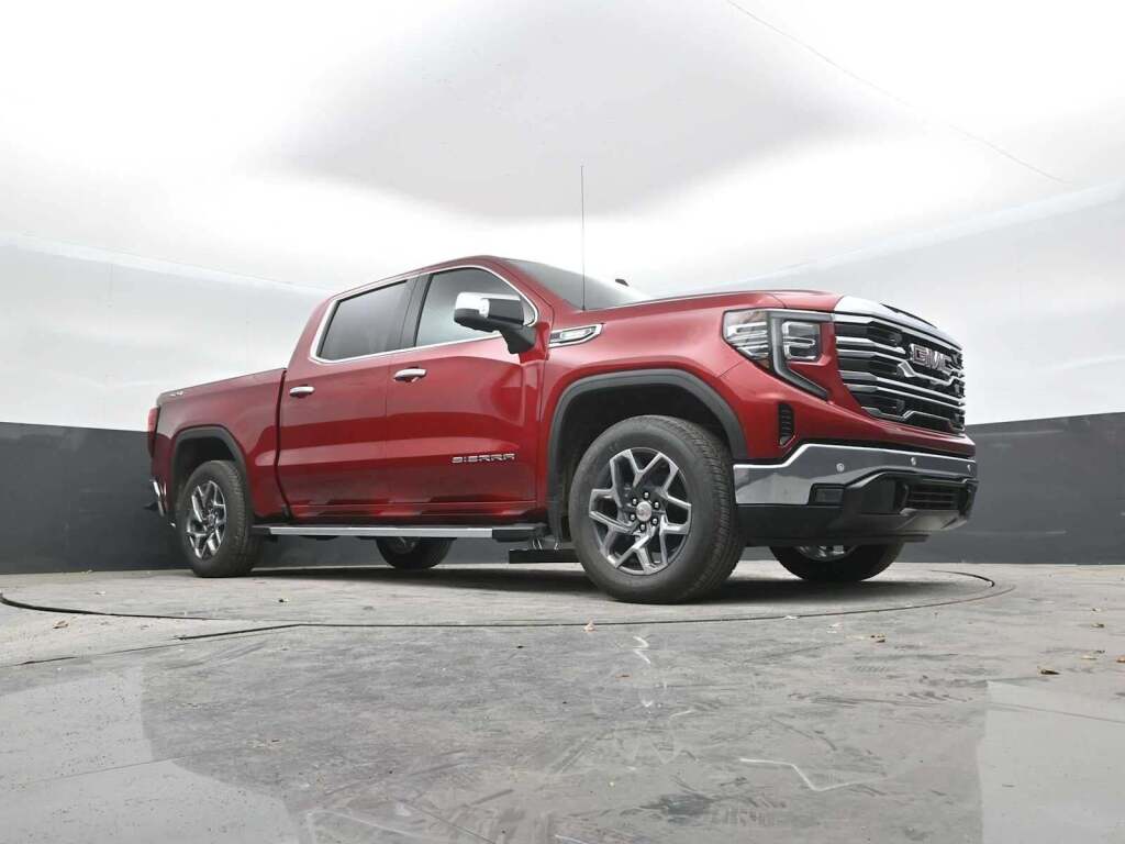 2026 GMC Sierra 1500 Crew Cab, Short Bed, SLT, 4WD