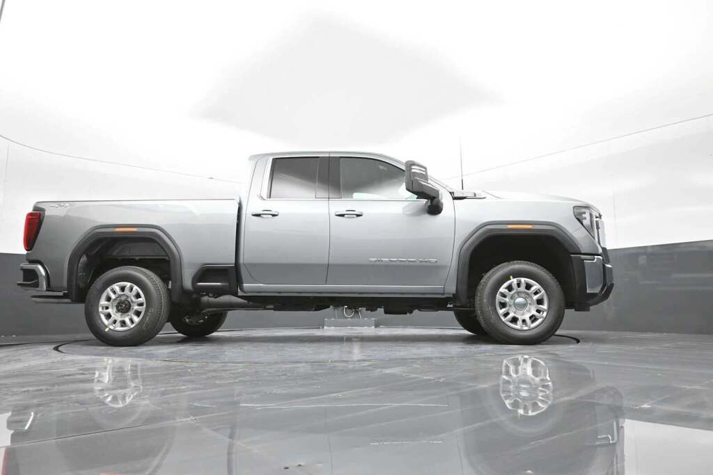 2026 GMC Sierra 2500HD Double Cab, Standard Bed, SLE, RWD